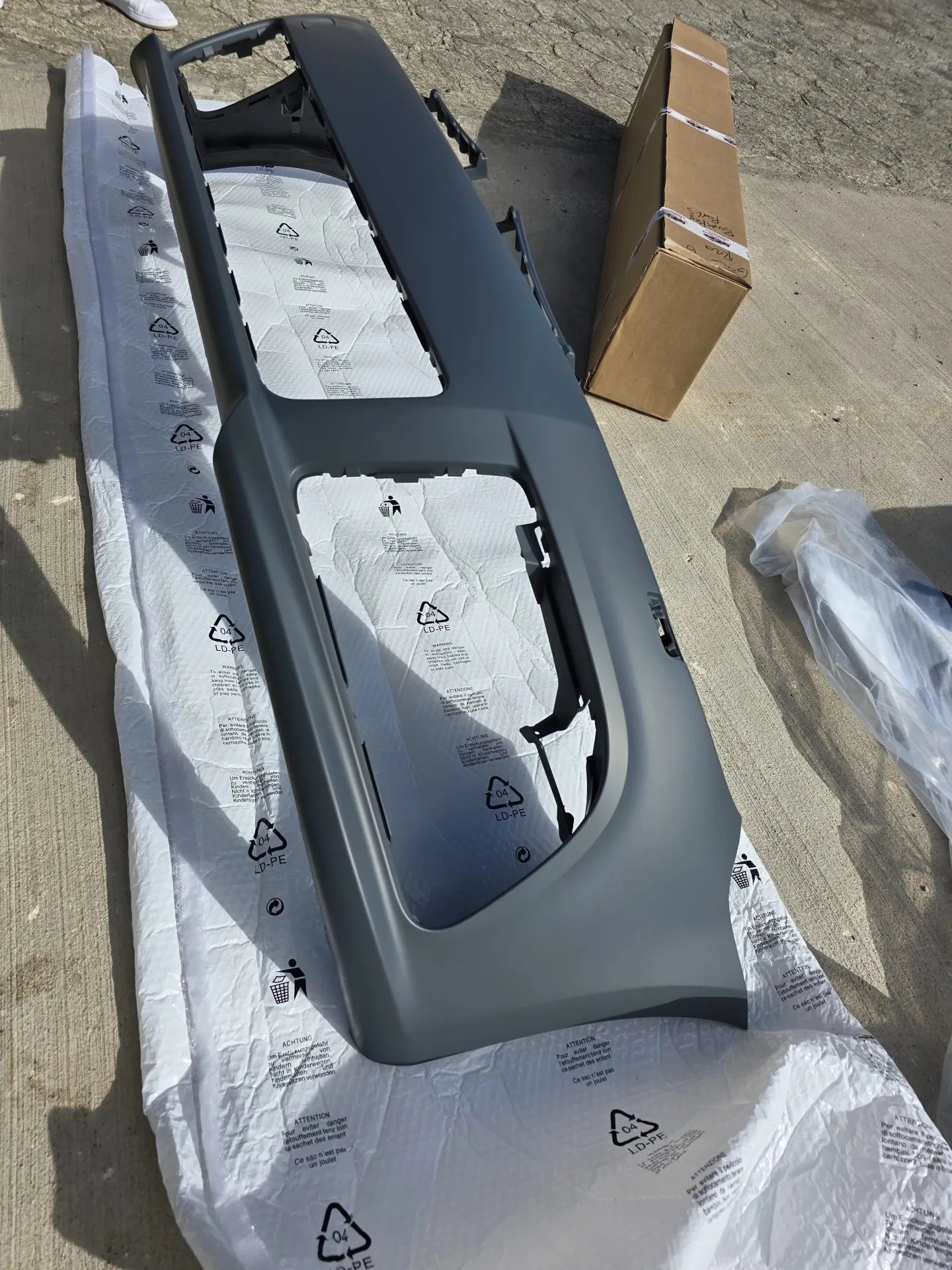 MK6 GOLF R20 FRONT BUMPERS (PINTED)